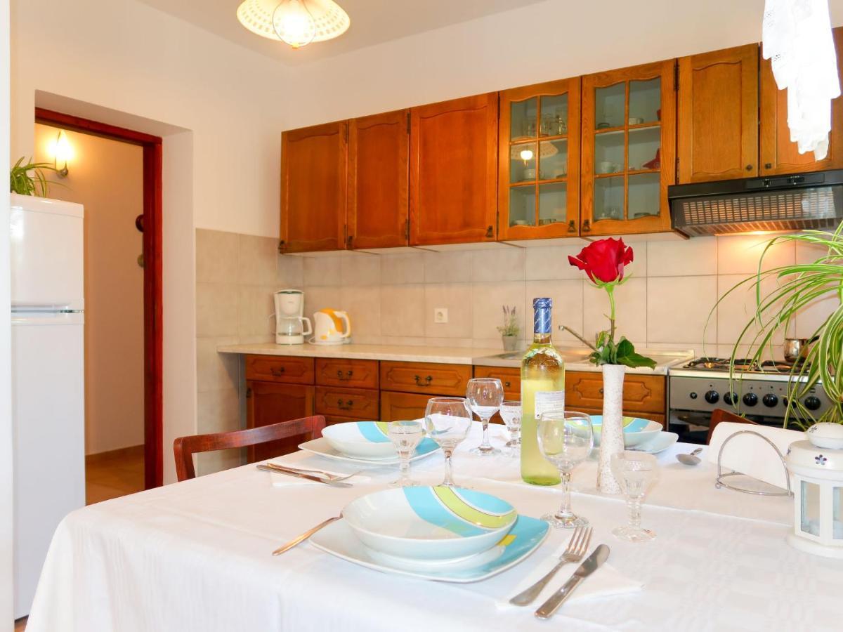 Apartment Vera - Mlk326 By Interhome Malinska Esterno foto