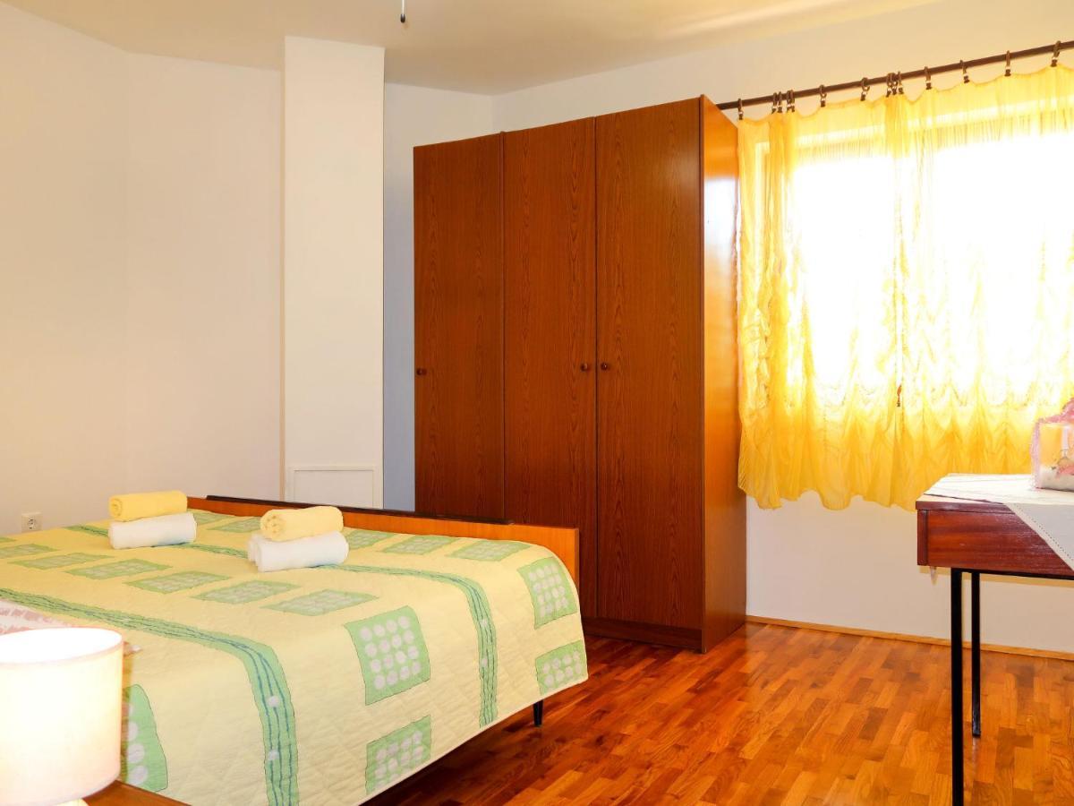 Apartment Vera - Mlk326 By Interhome Malinska Esterno foto